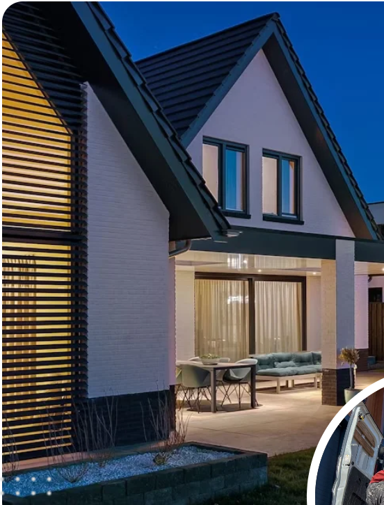 Woning bij avondlicht met strakke afwerking